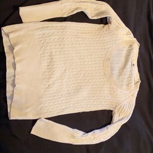 White gap sweater
